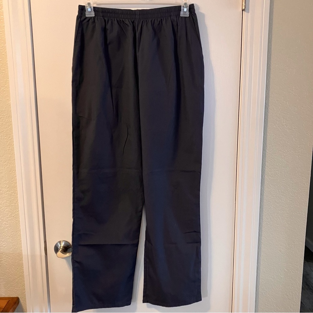 Cherokee workwear elastic waist scrub pants. Size M, Pewter Gray
